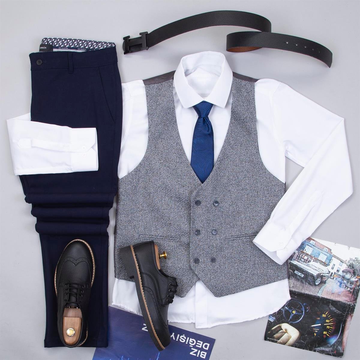 Gri Yelek Gömlek Pantolon Ayakkabı Kombin