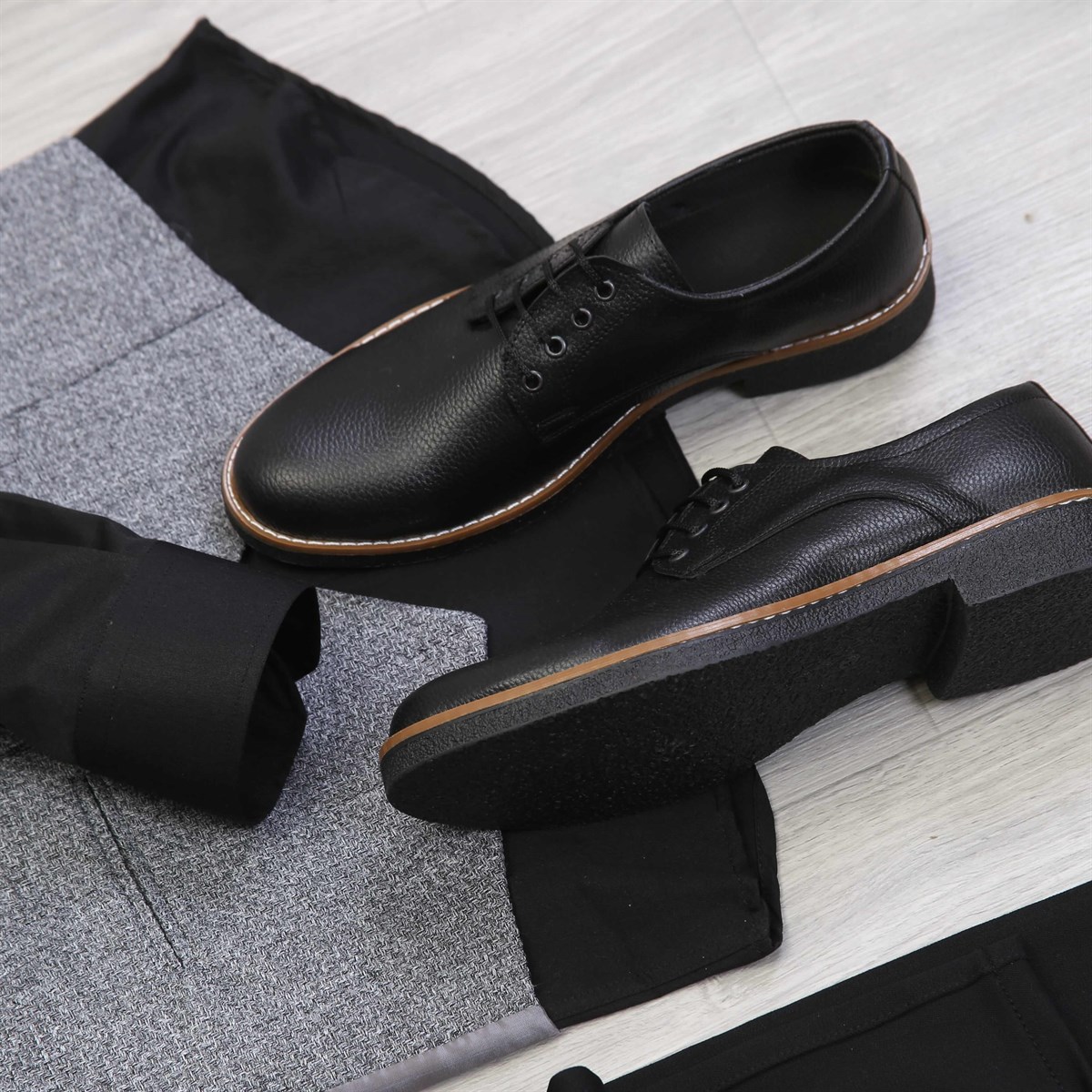 Gri Yelek Pantolon Gömlek Ayakkabı Kombini