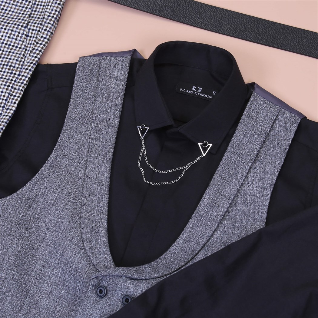 Gri Yelek Siyah Gömlek Ekose Pantolon Klasik Ayakkabı Koımbini 