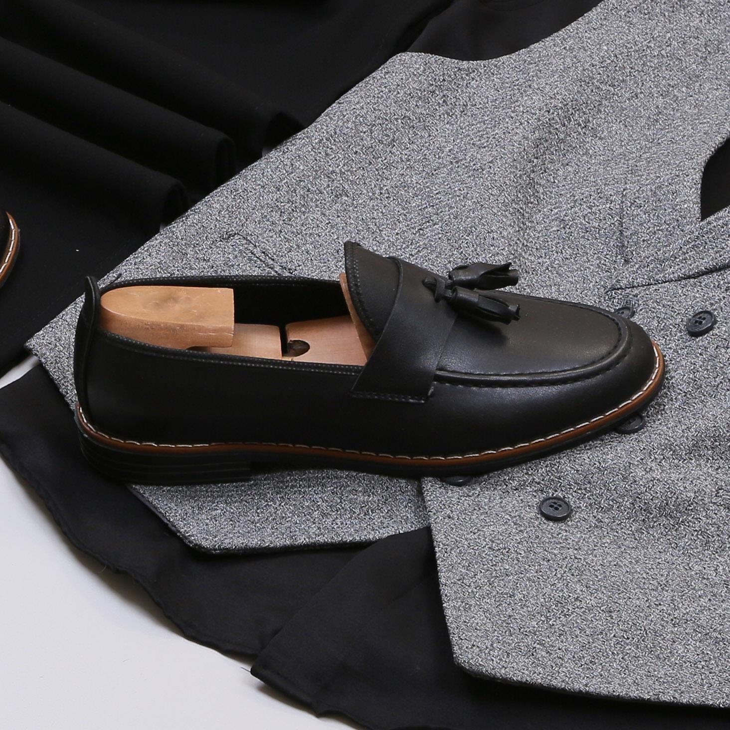 Gri Yelekli Klasik Kombin