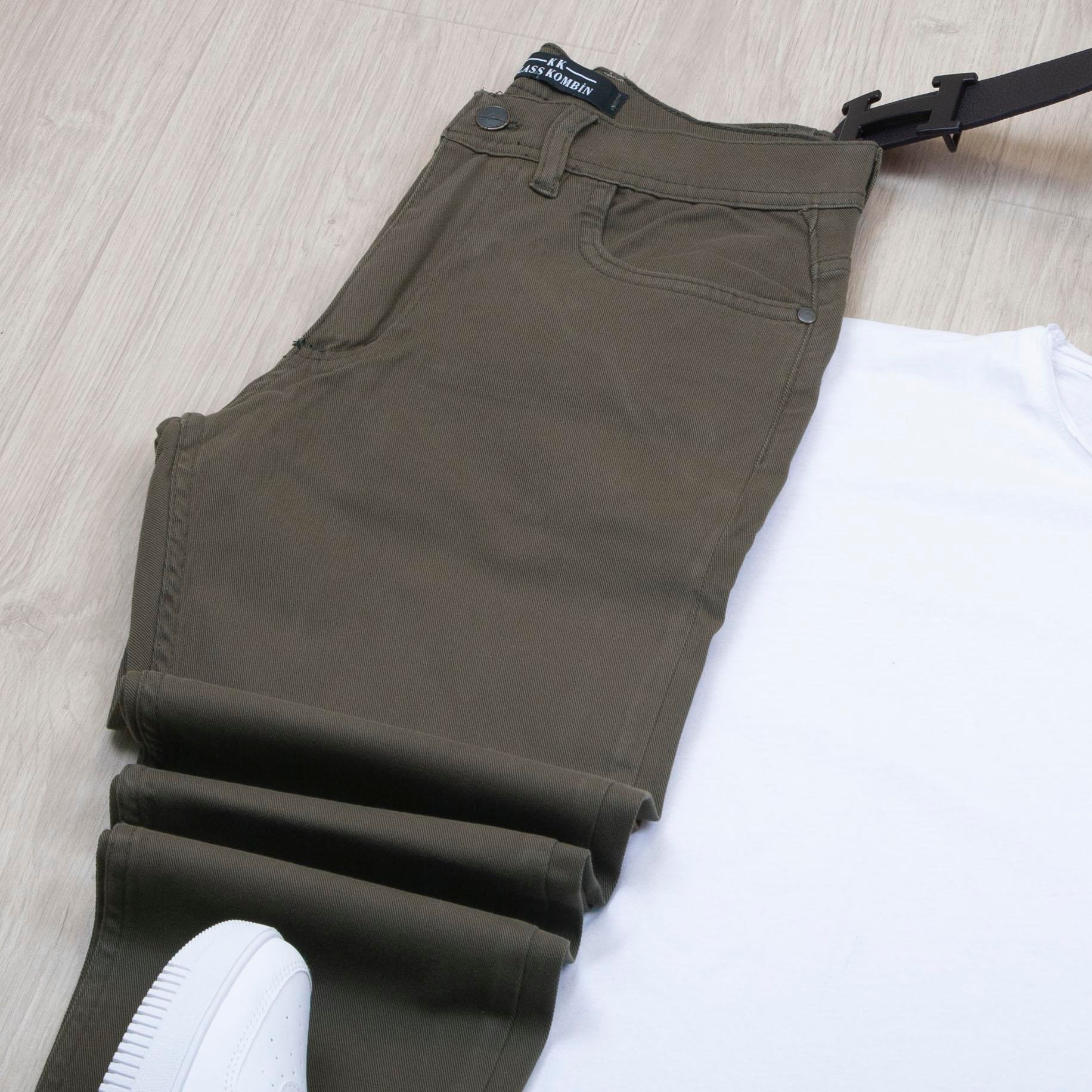 Haki Blazer Ceket Tişört Pantolon Ayakkabı Kombin