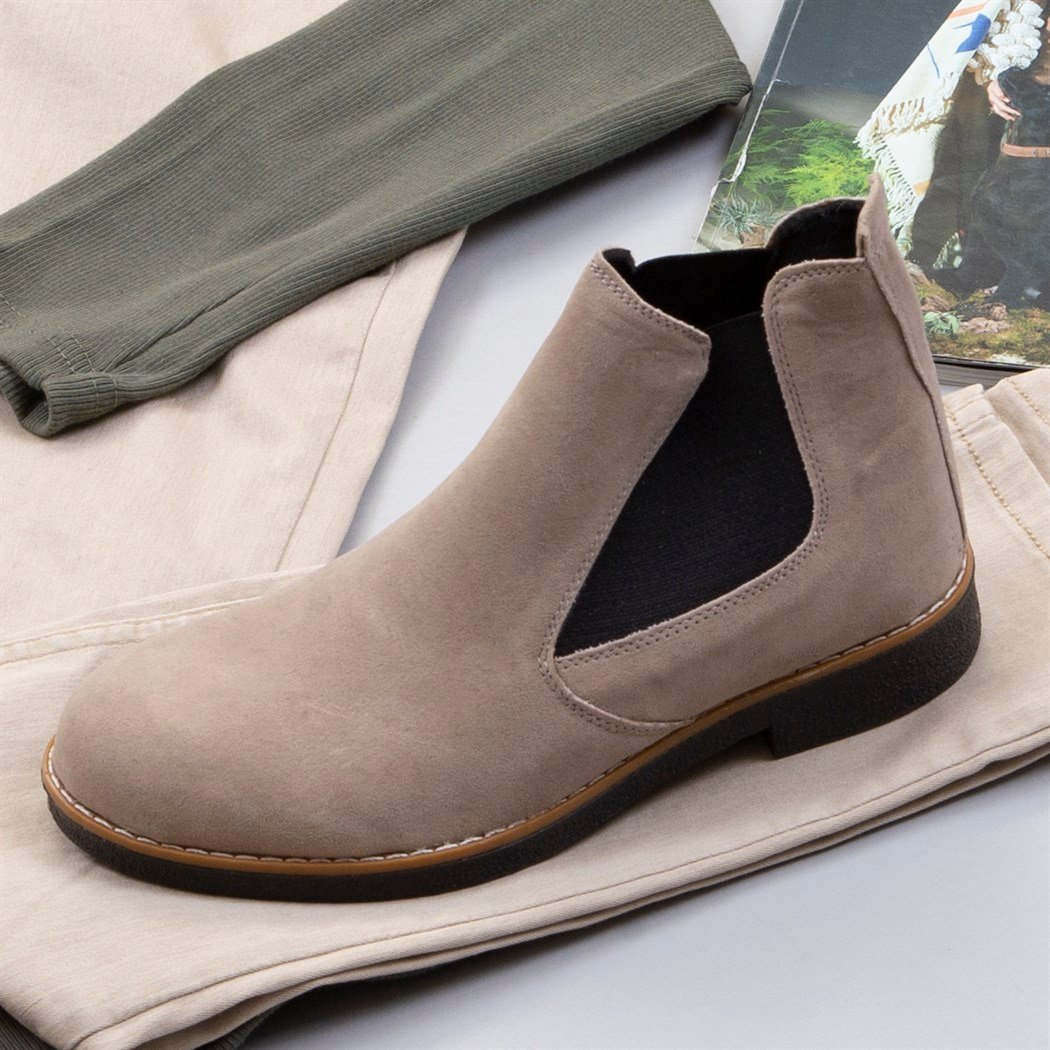 Haki Boğazlı Kazak Pantolon Bot Kombin