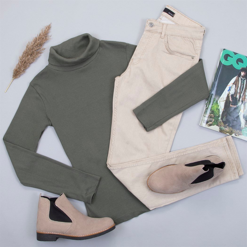 Haki Boğazlı Kazak Pantolon Bot Kombin