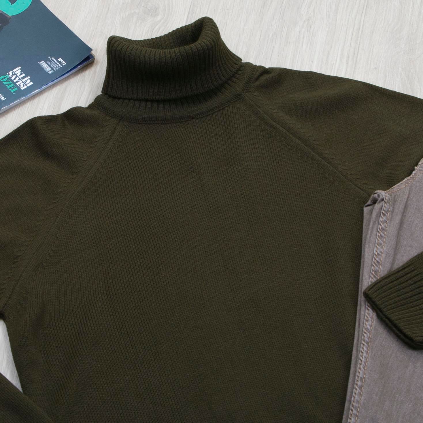 Haki Boğazlı Triko Kazak Pantolon Bot Kombin