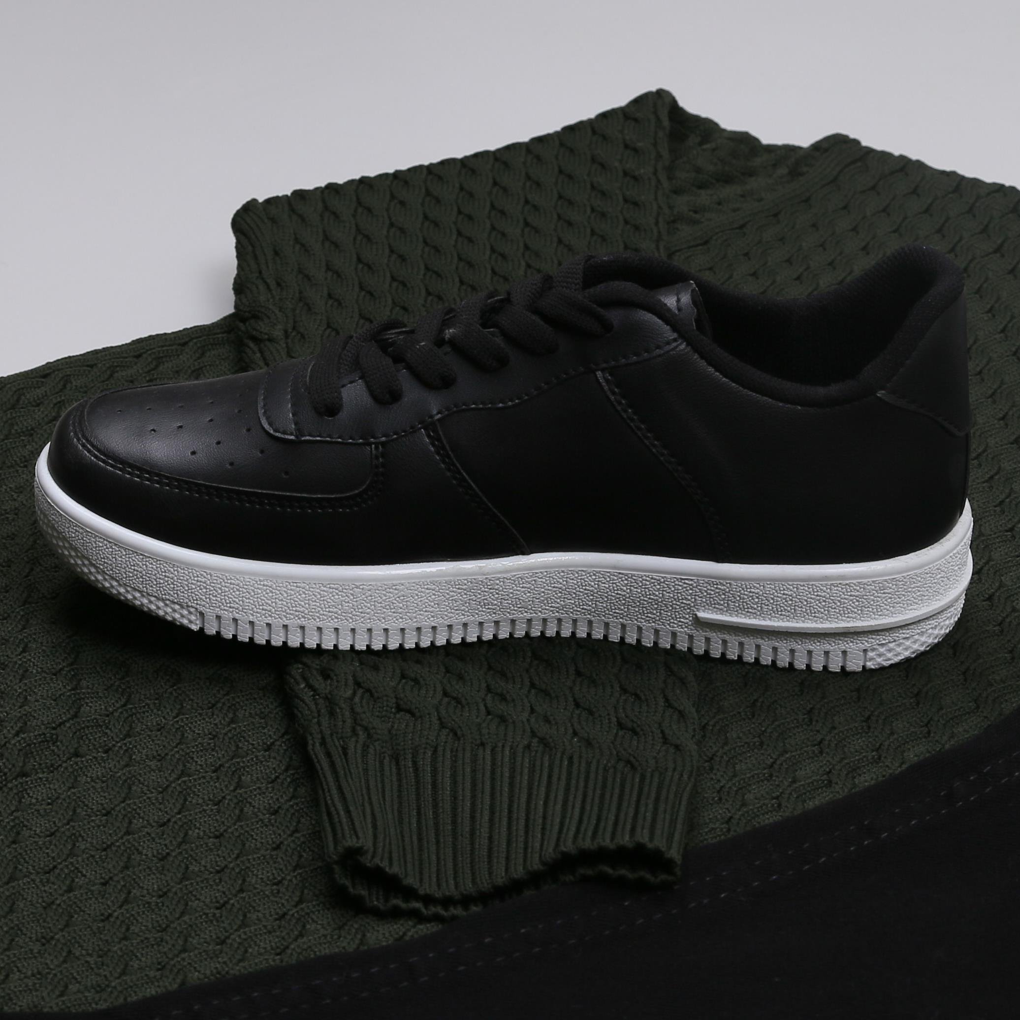 Haki Boğazlı triko siyah kot Pantolon