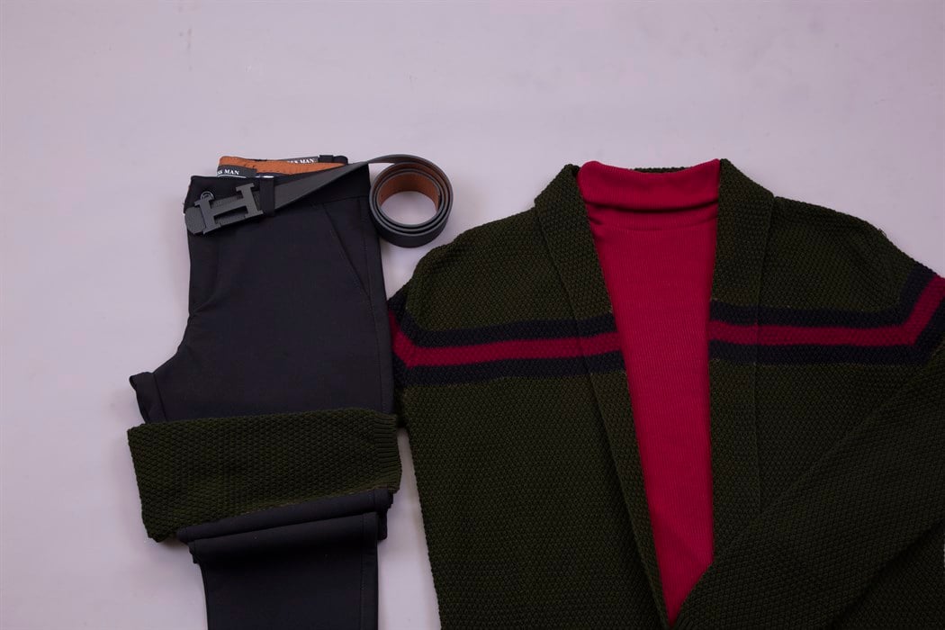 Haki Çizgi Detaylı Hırka Kazak Pantolon Bot Kombin