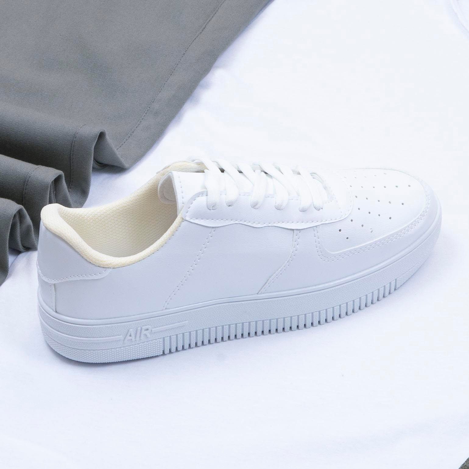 Haki Dik Yaka Blazer Ceket Tişört Pantolon Ayakkabı Kombin