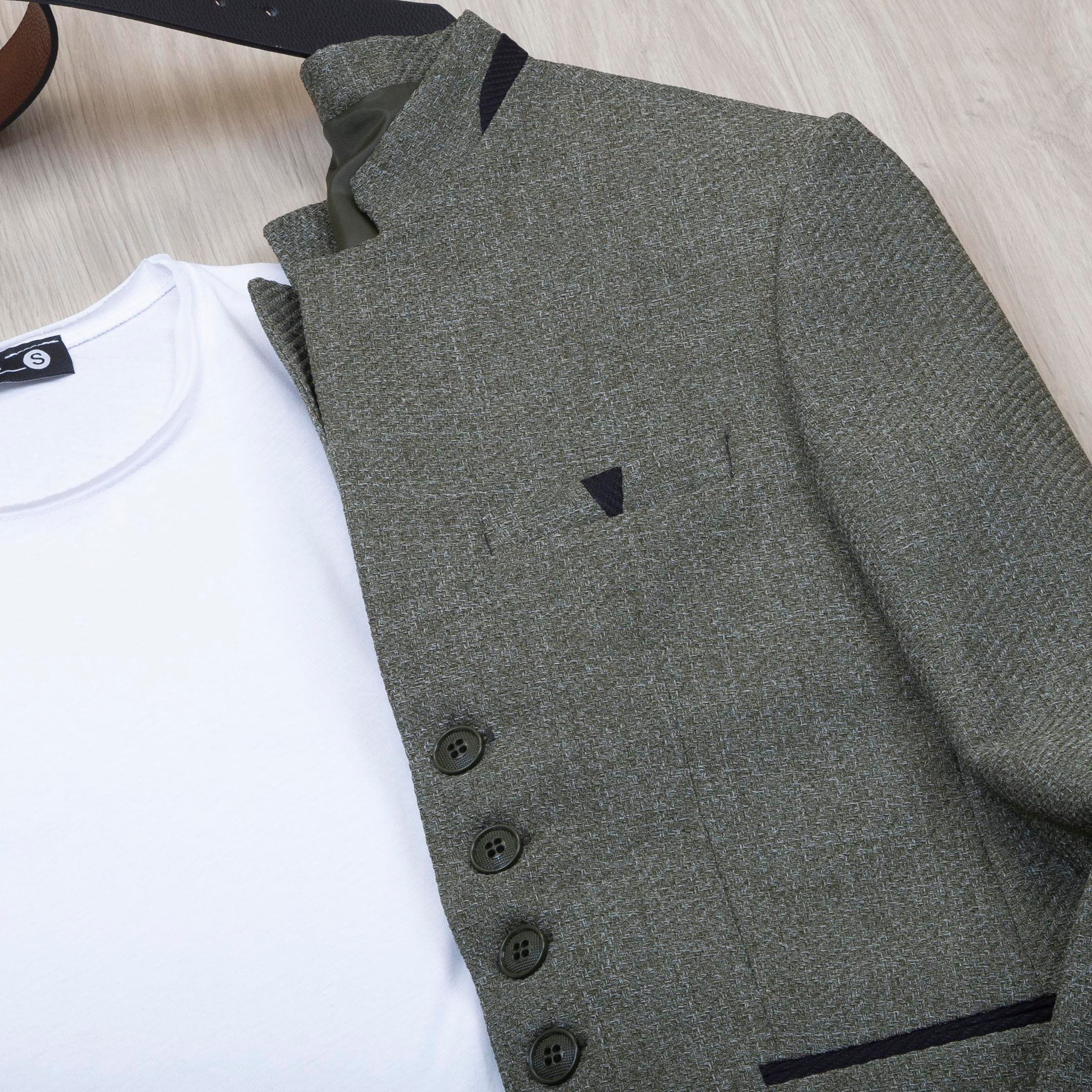 Haki Dik Yaka Blazer Ceket Tişört Pantolon Ayakkabı Kombin