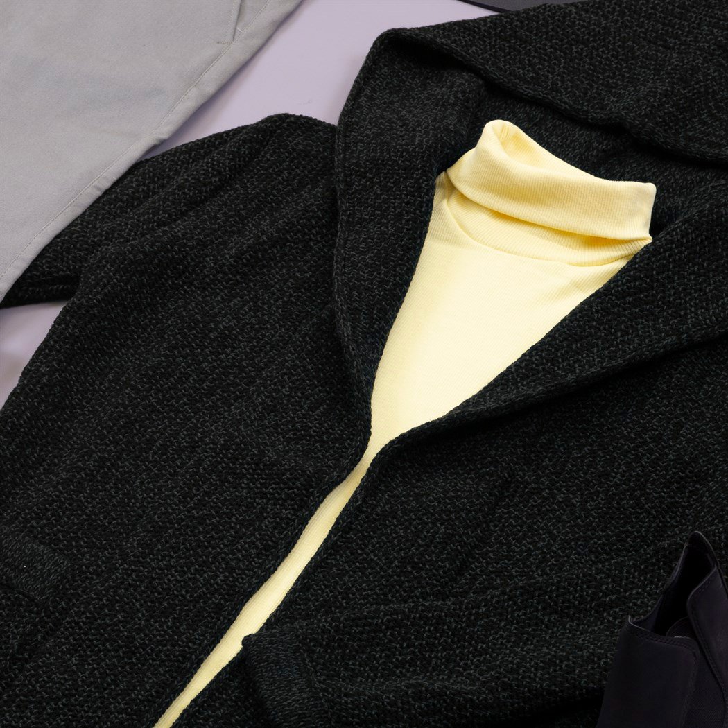 Haki Kırçıllı Hırka Kazak Pantolon Bot Kombin