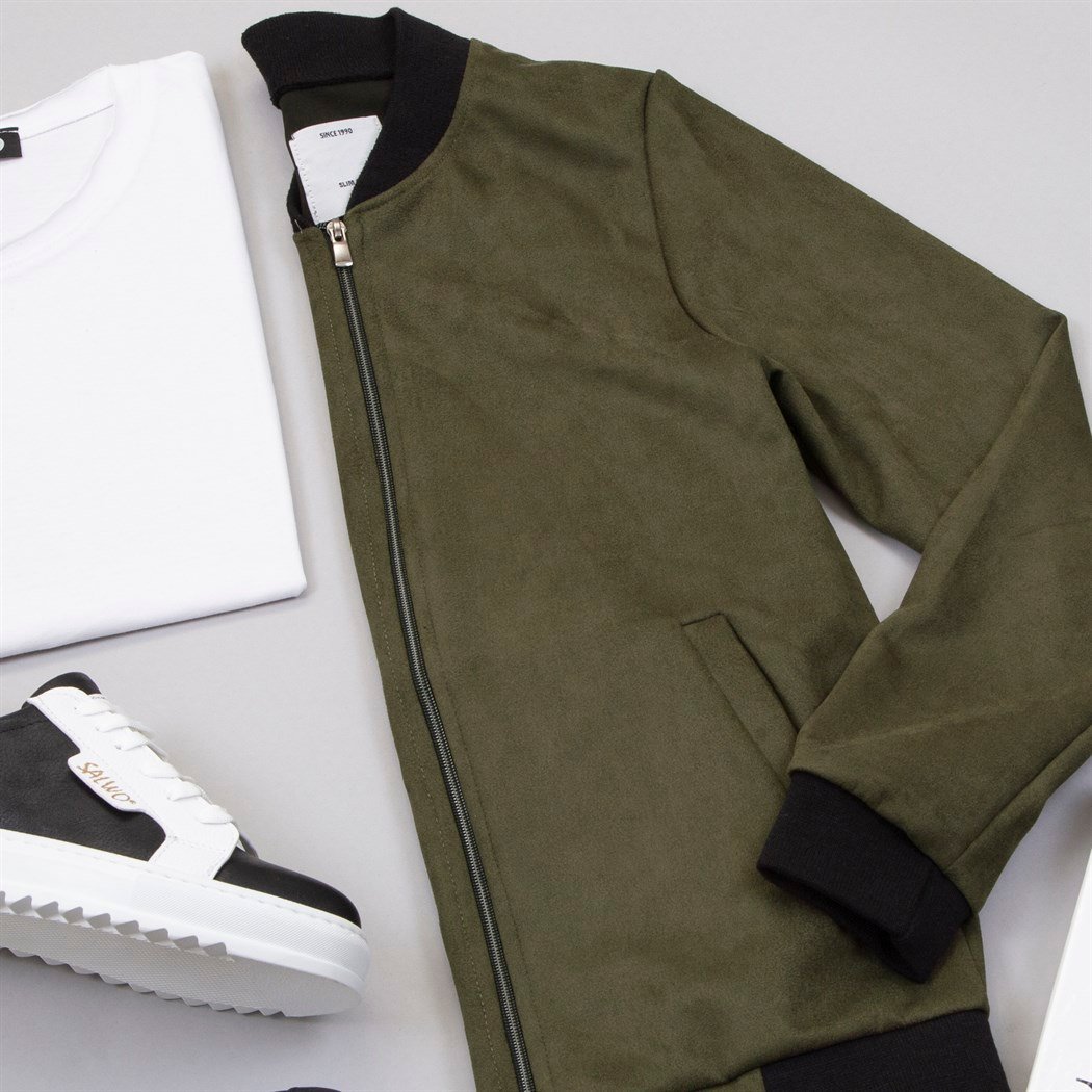 Haki Nubuk Ceket Tişört Pantolon Ayakkabı Kombin