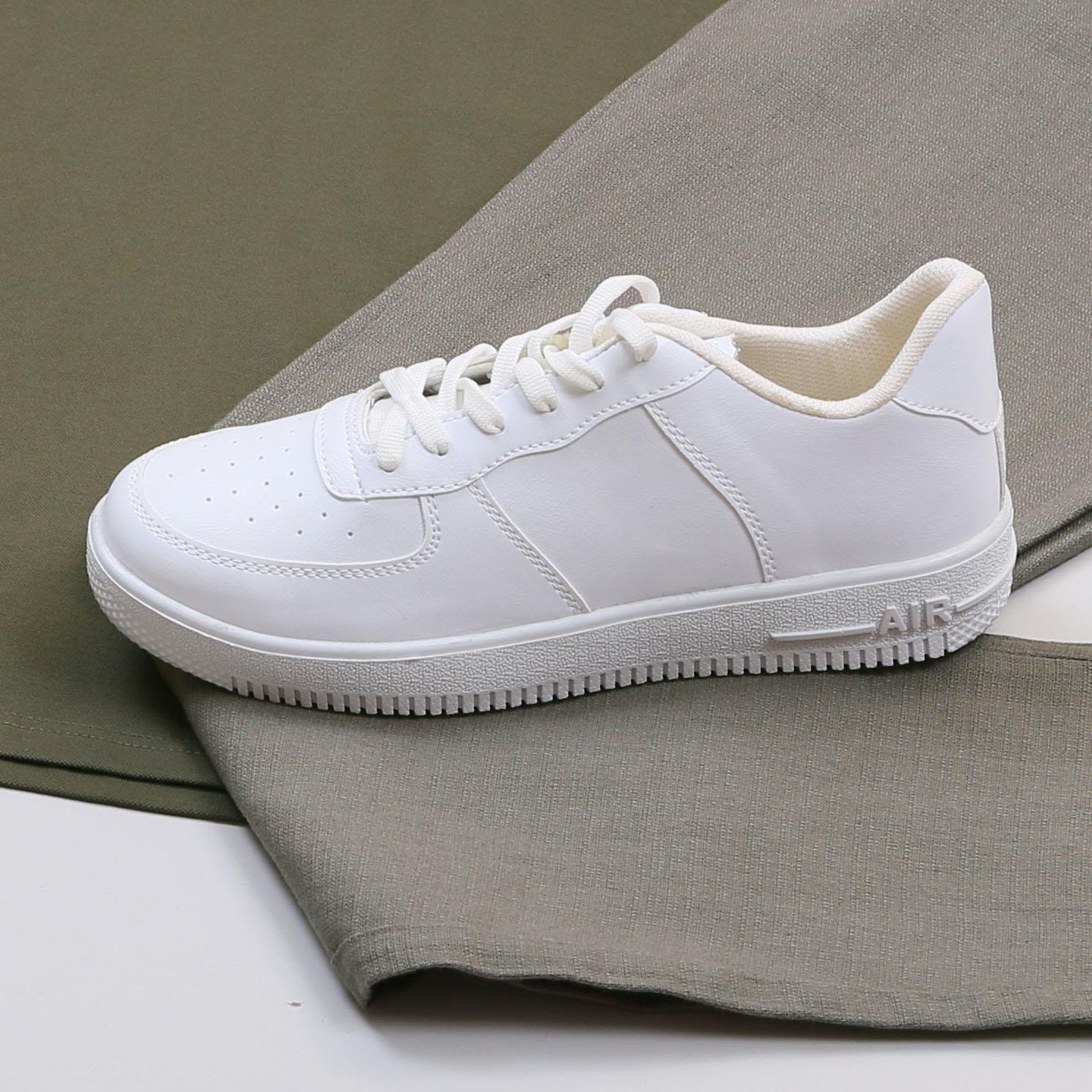 Haki Polo Yaka Tişört Pantolon Ayakkabı Kombin