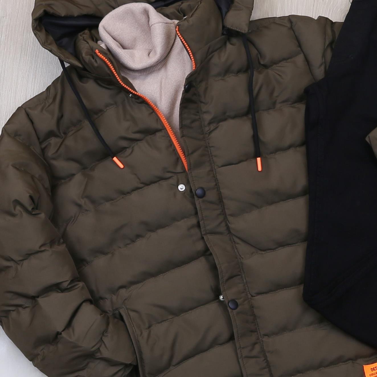 Haki Şişme Mont Boğazlı Body Pantolon Bej Bot Kombin