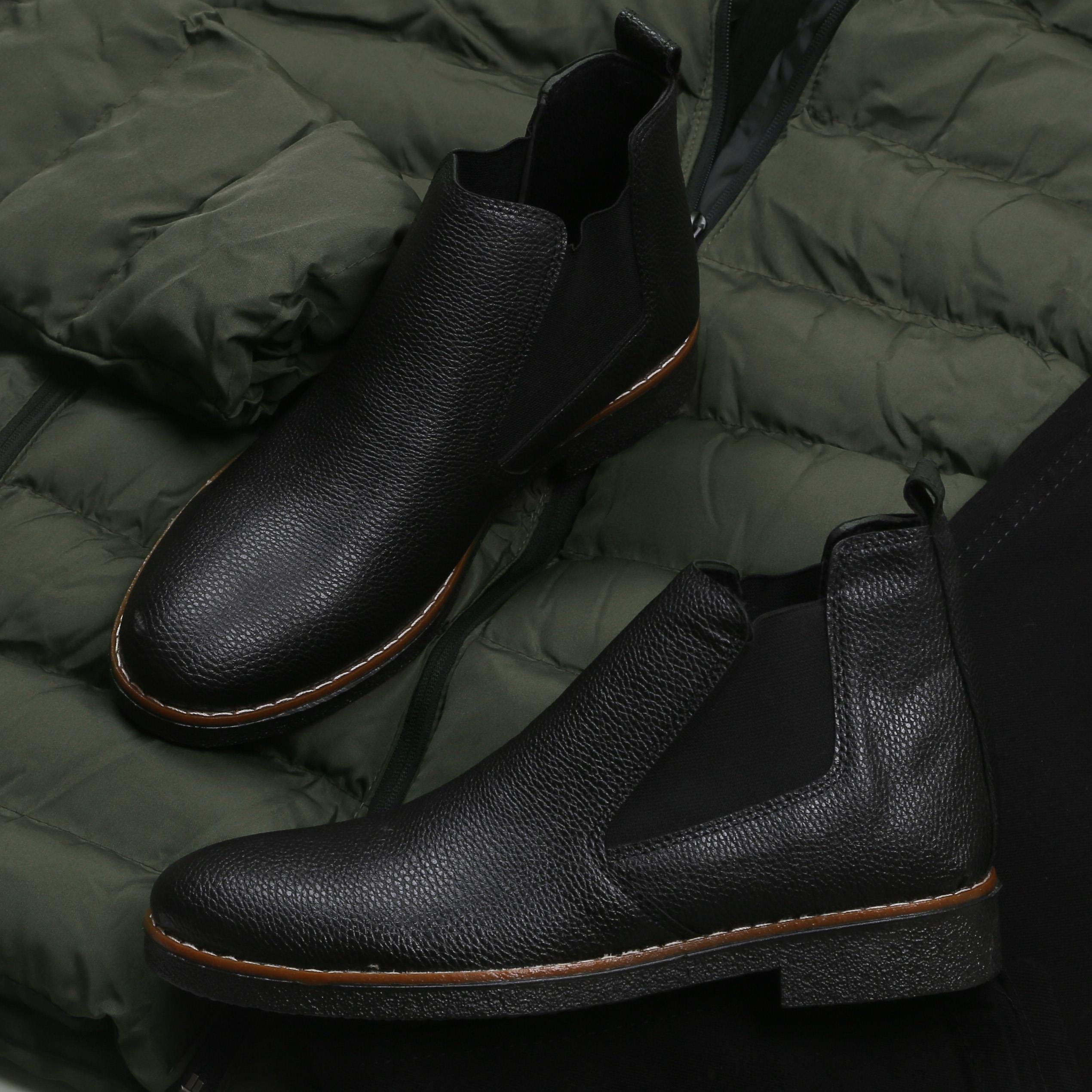 Haki Şişme Mont Pantolon Bot Kombini