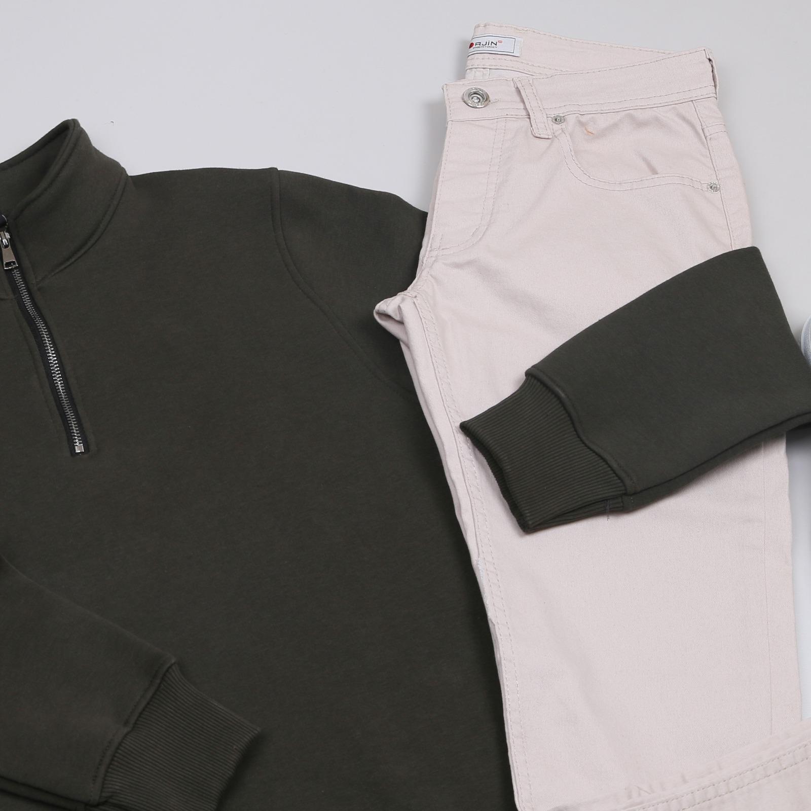 Haki Sweatshirt Bej Pantolon Ayakkabı  Kombini