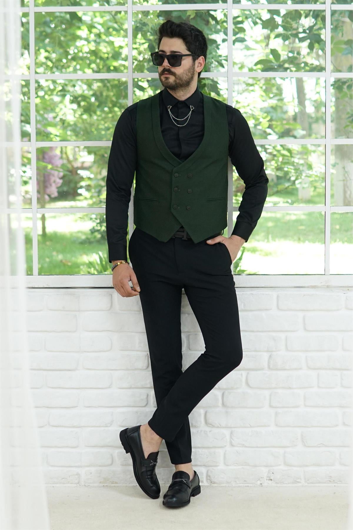 Haki Yelekli Klasik Kombin