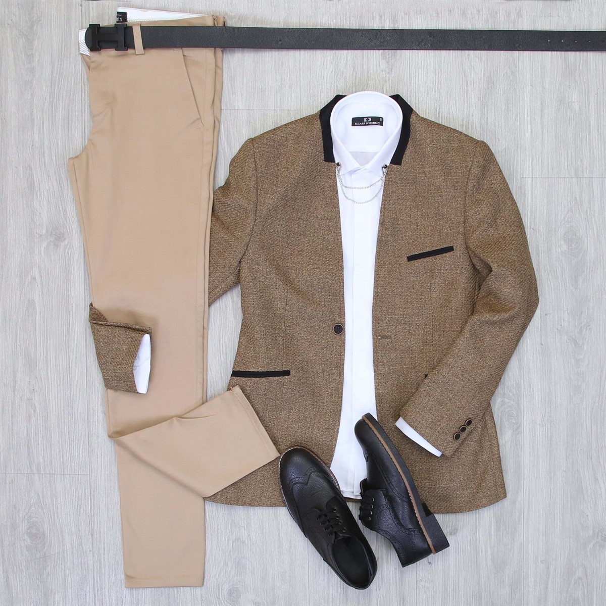 Hardal Blazer Ceket Camel Pantolon Gömlek Ayakkabı Kombini