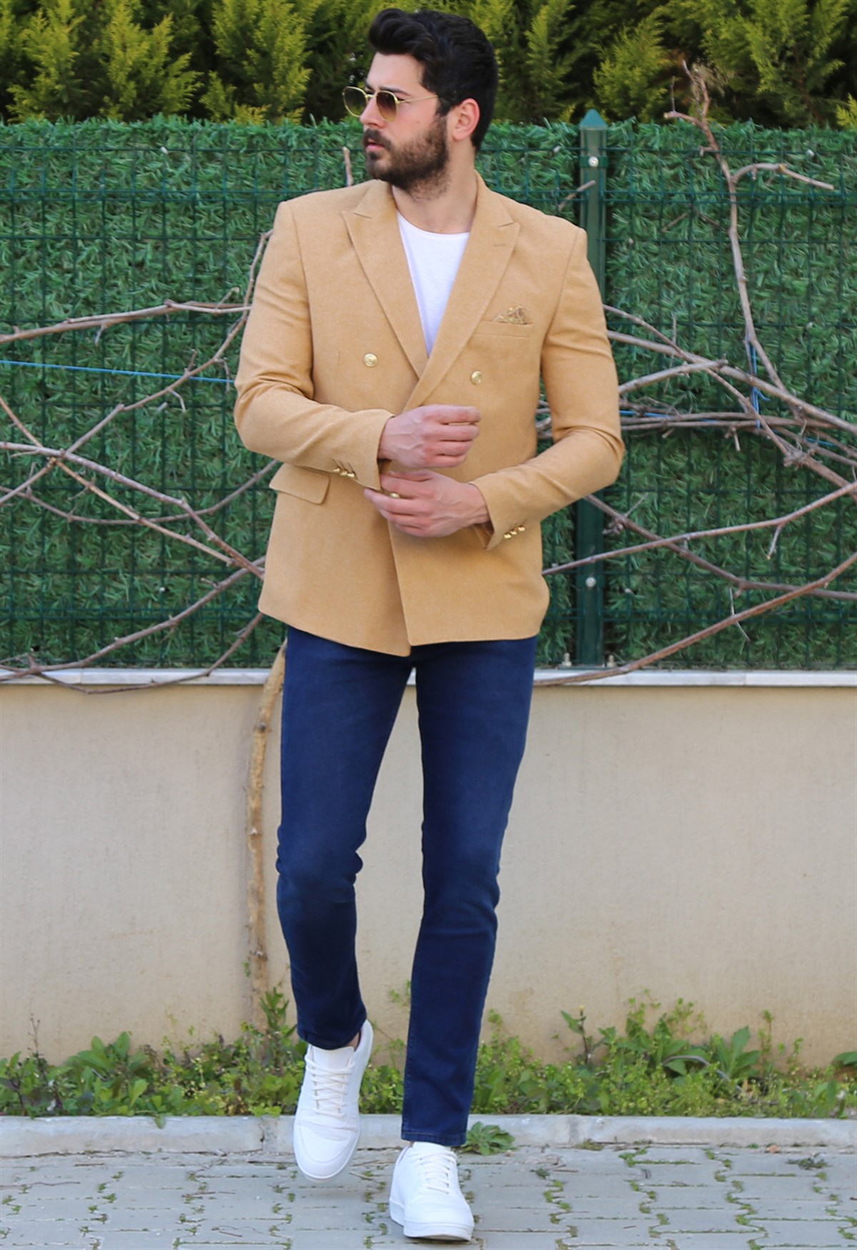 Hardal Kruvaze Ceket Tişört Pantolon Ayakkabı Kombin