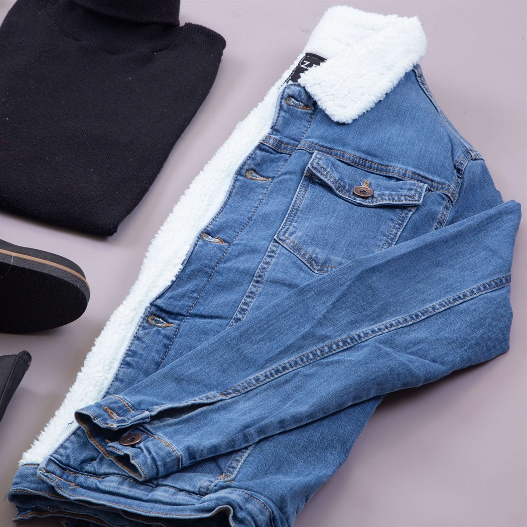 İçi Kürklü Kot Ceket Kazak Pantolon Bot Kombin