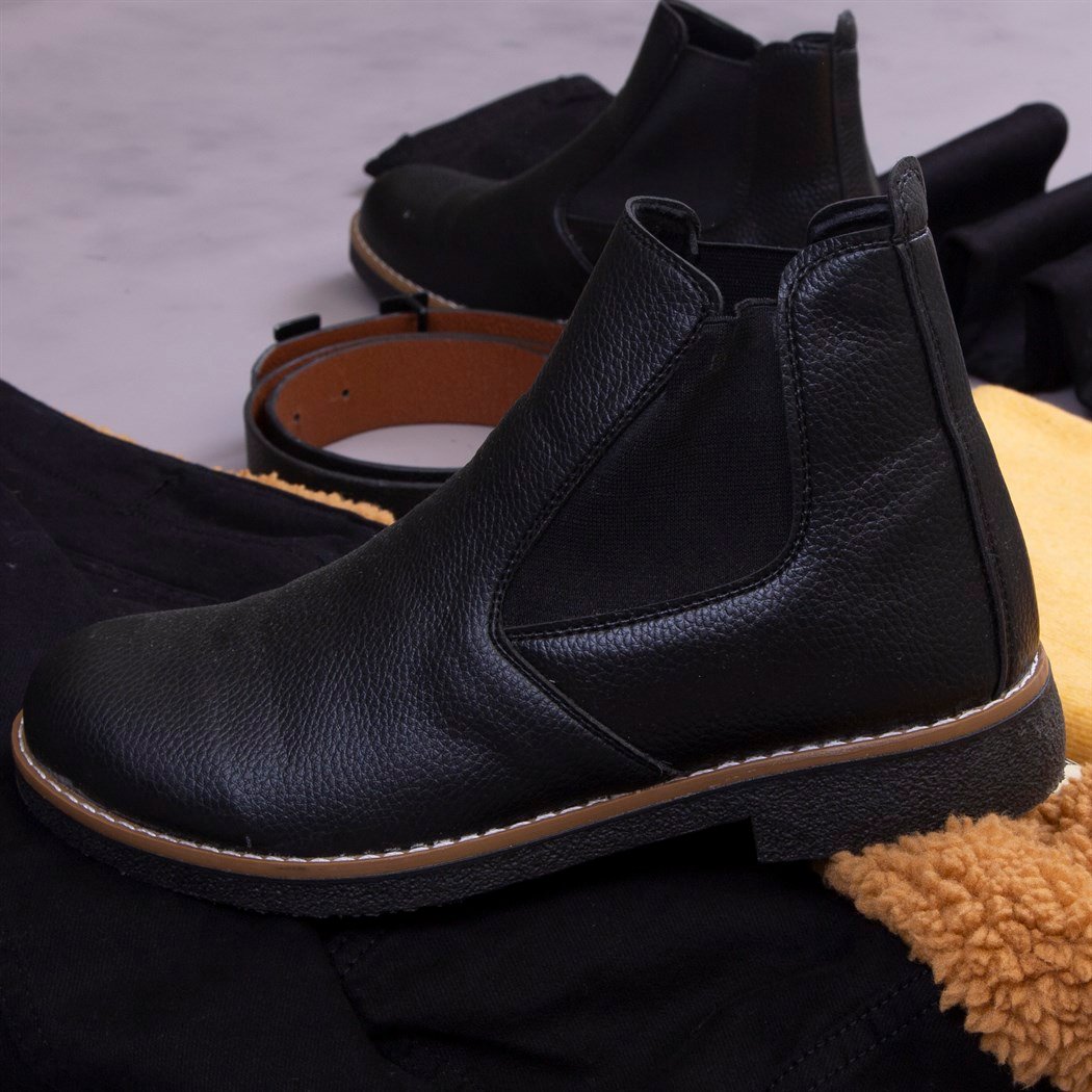 İçi Kürklü Siyah Kot Ceket Kazak Pantolon Bot  Kombin