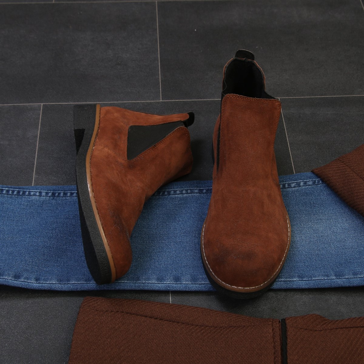 Kaahverengi  Ceket Beyaz T-Shirt Mavi Kot Bot Kombini