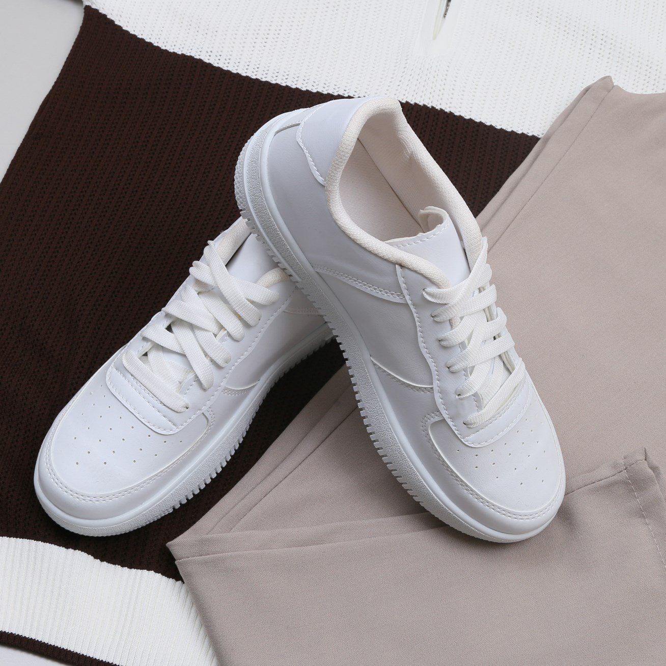 Kahve Beyaz Triko Polo Yaka Tişört Pantolon Kombini Erkek | Slim Fit Şık Günlük Set