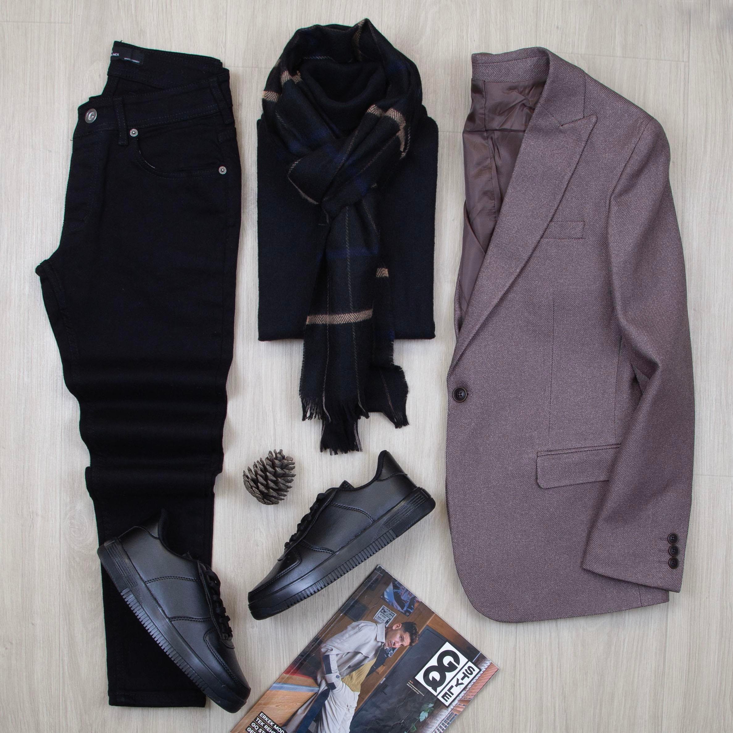 Kahve Blazer Ceket Boğazlı Body Pantolon Ayakkabı Kombin