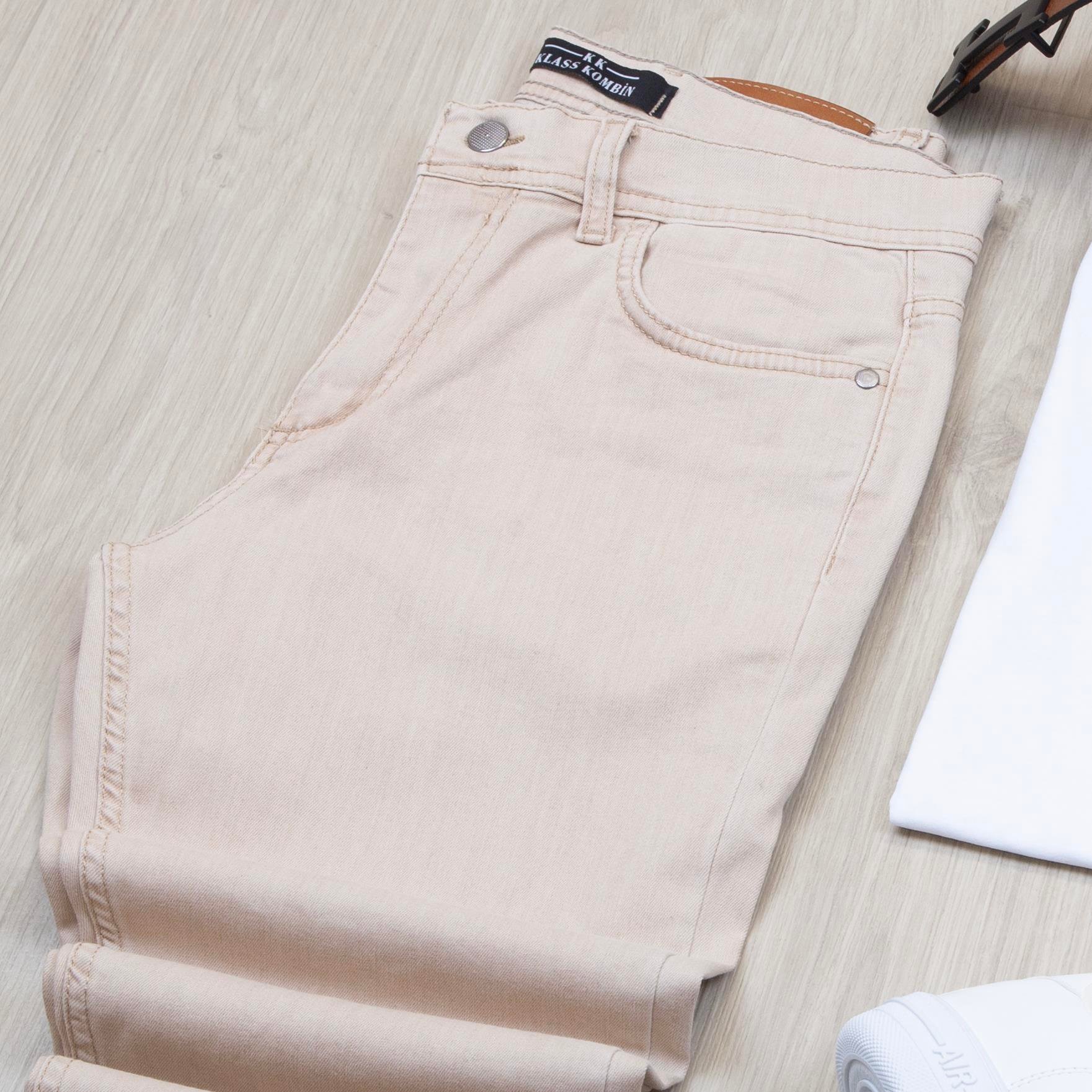 Kahve Blazer Ceket Tişört Pantolon Ayakkabı Kombin