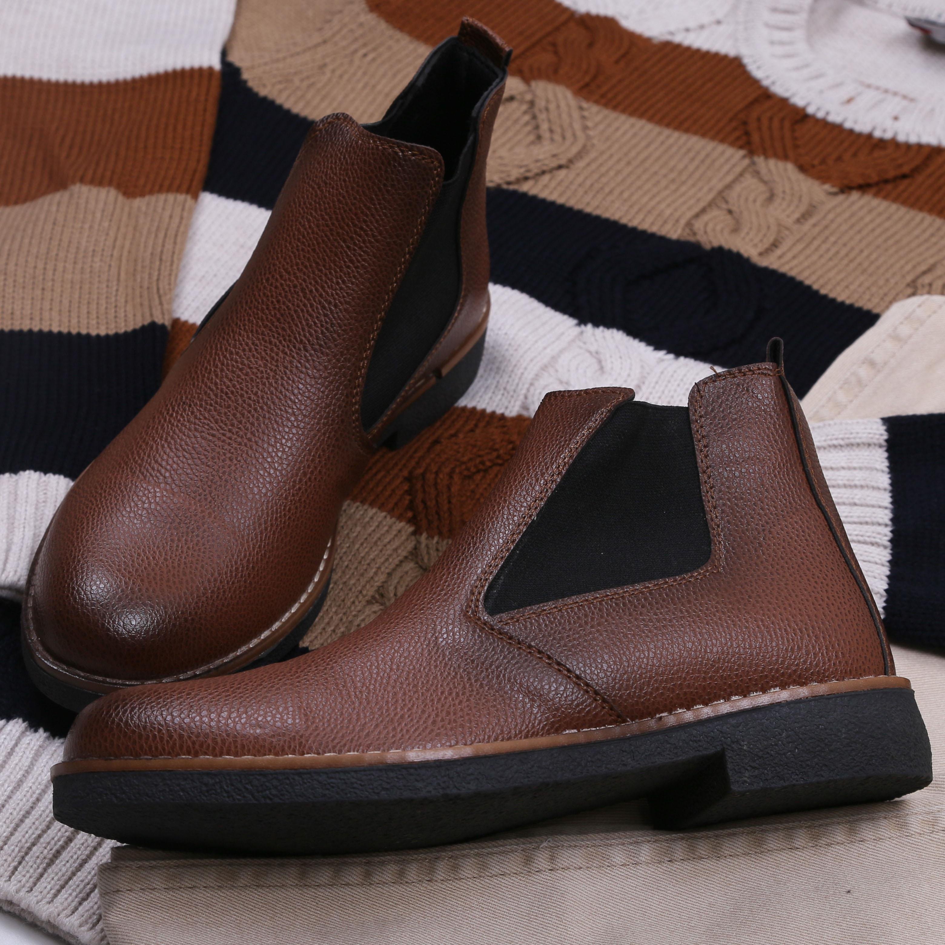 Kahve Çizgili Kazak Kot Pantolon Bot Kombini