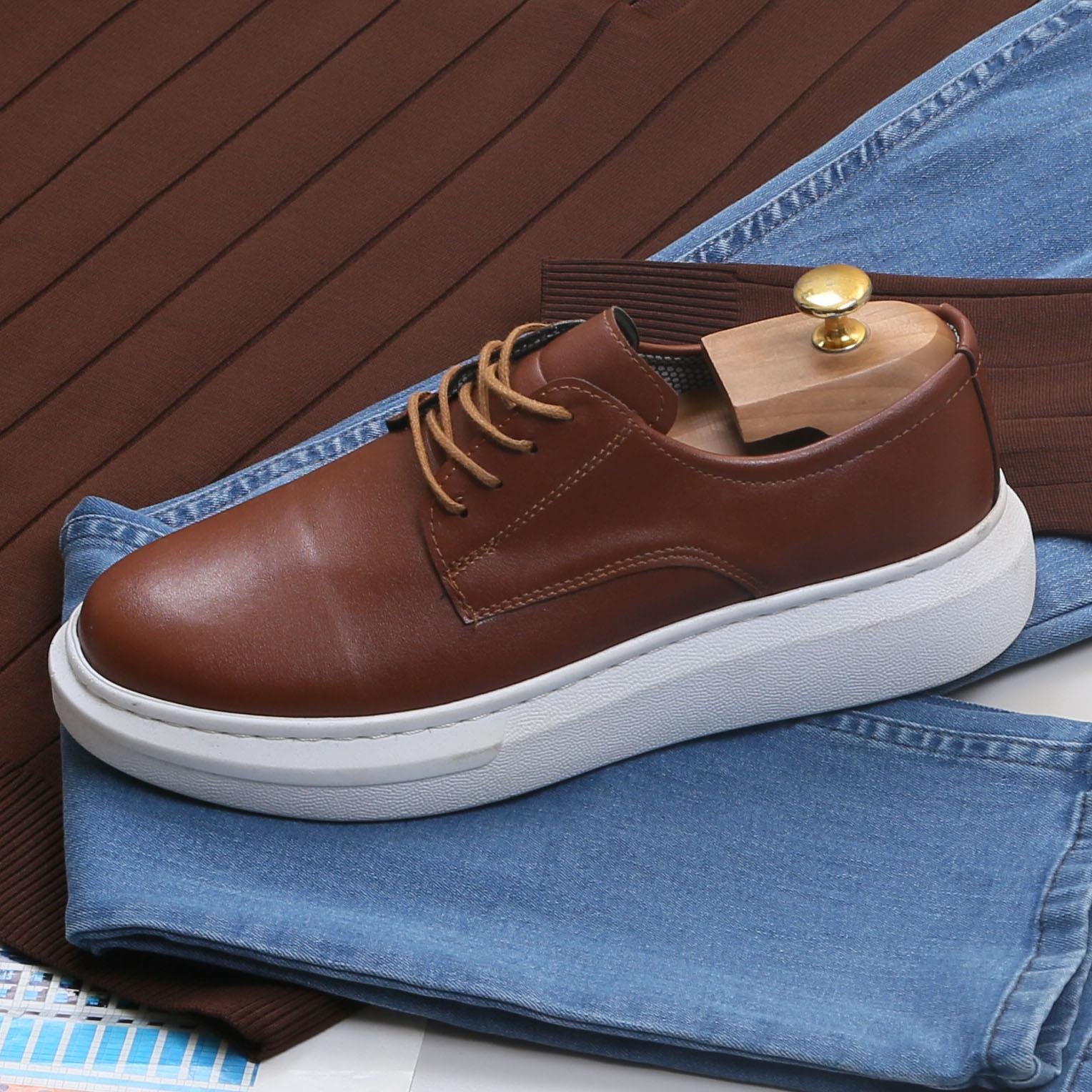 Kahve Çizgili Triko Polo Yaka Pantolon Ayakkabı Kombin