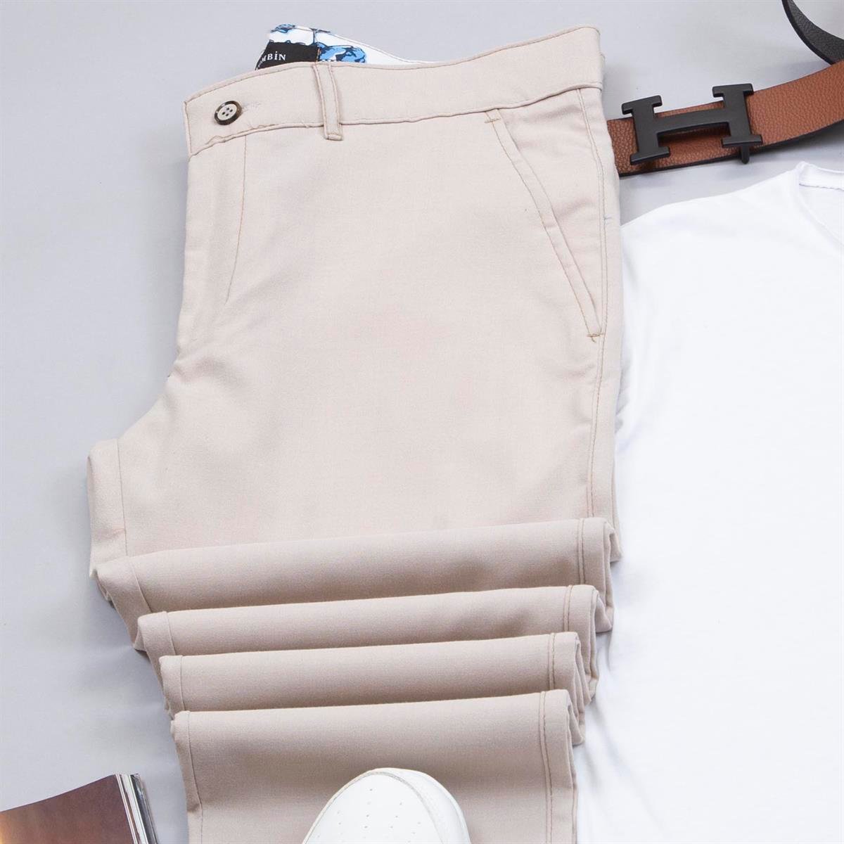 Kahve Ekoseli Blazer Ceket Tişört Pantolon Ayakkabı Kombin