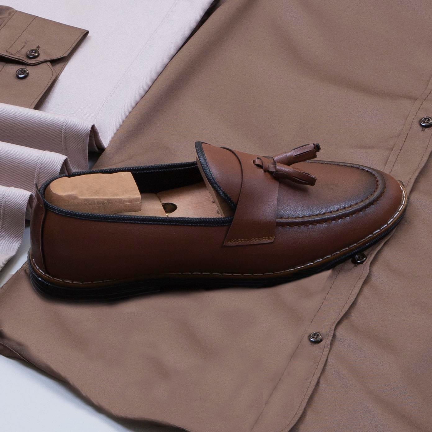 Kahve Gömlek Bej Pantolon Ayakkabı Kombin