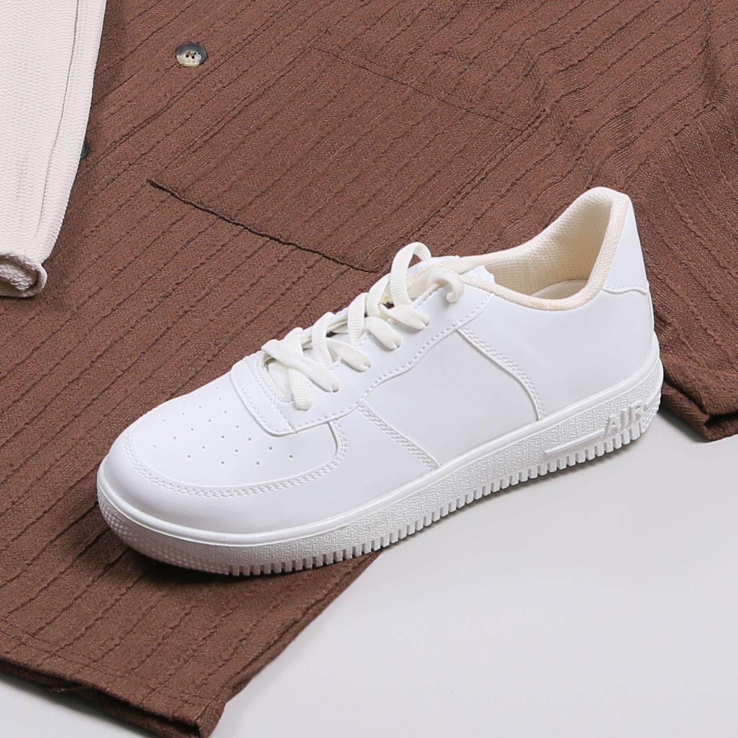 Kahve Gömlek Bej Şort Ayakkabı Kombin