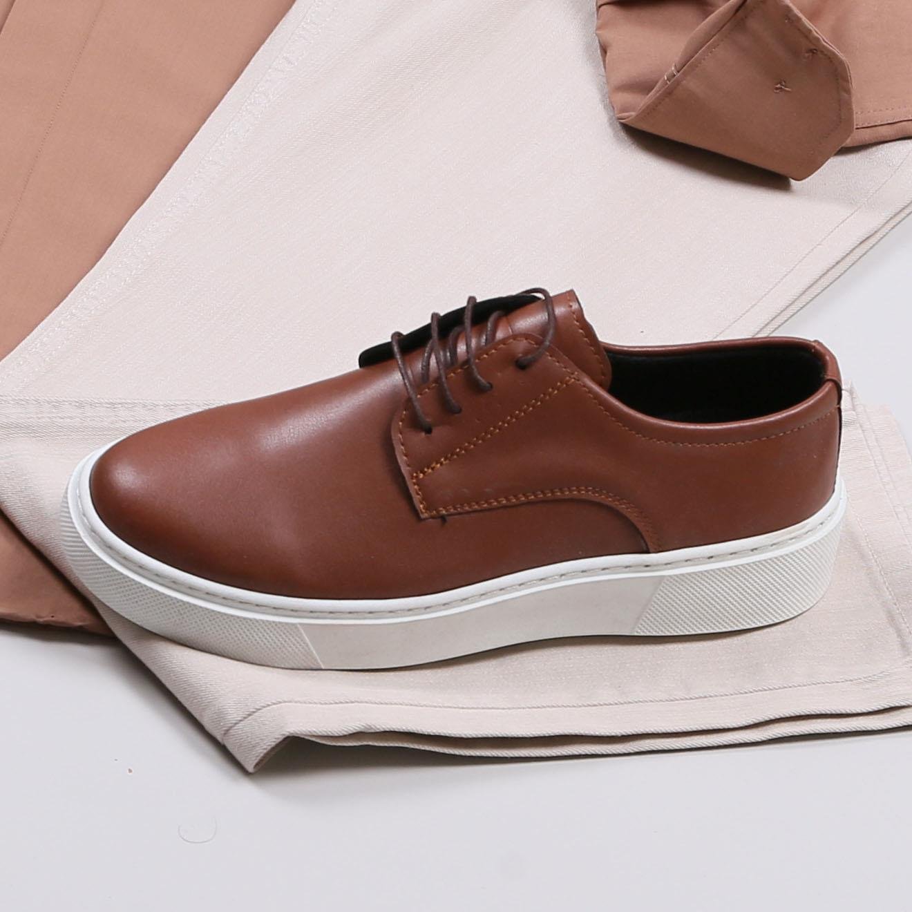 Kahve Gömlek Pantolon Ayakkabı Kombin