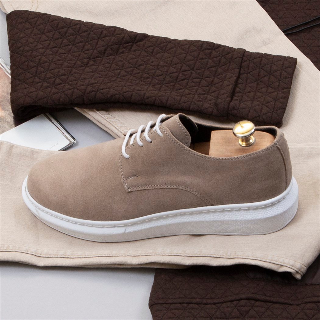 Kahve Kapşonlu Sweat Pantolon Ayakkabı Kombin