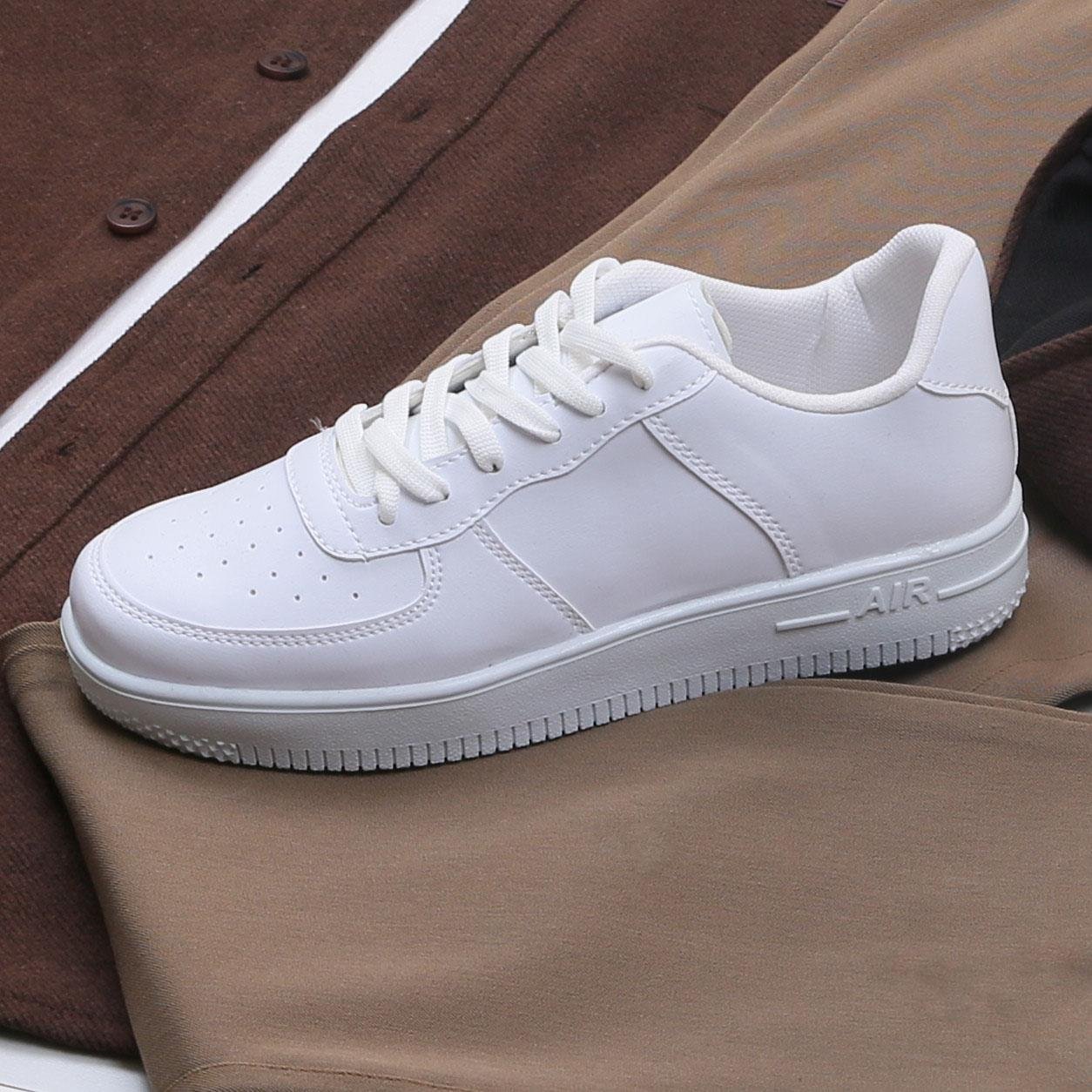 Kahve Kaşe Gömlek Tişört Pantolon Ayakkabı Kombin