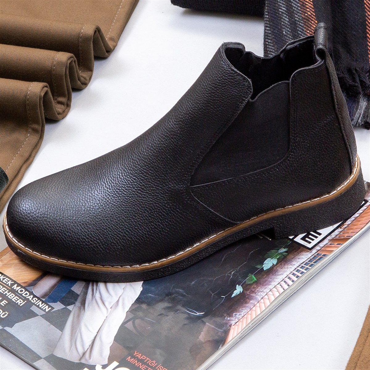 Kahve Kaşe Kaban Boğazlı Kazak Pantolon Bot Kombin