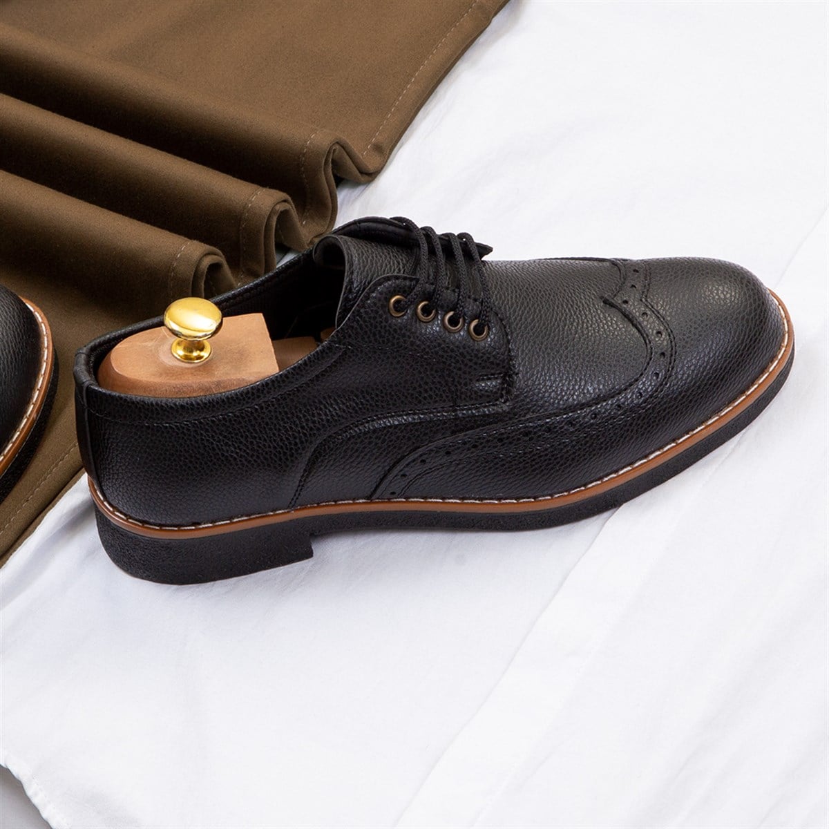 Kahve Kaşe Kaban Gömlek Pantolon Ayakkabı Kombin