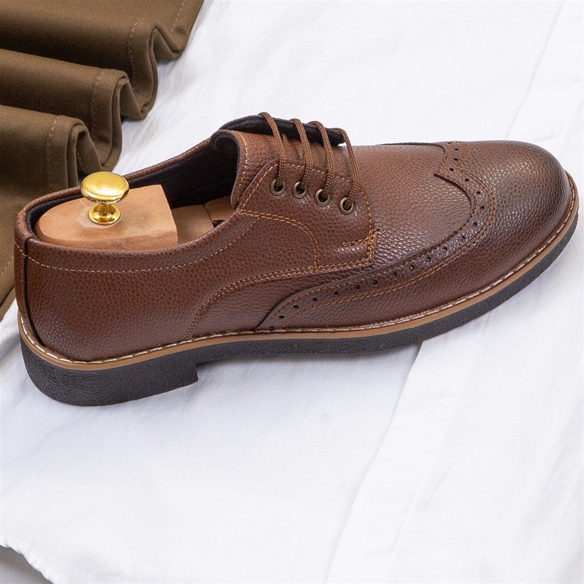 Kahve Kaşe Kaban Gömlek Pantolon Ayakkabı Kombin