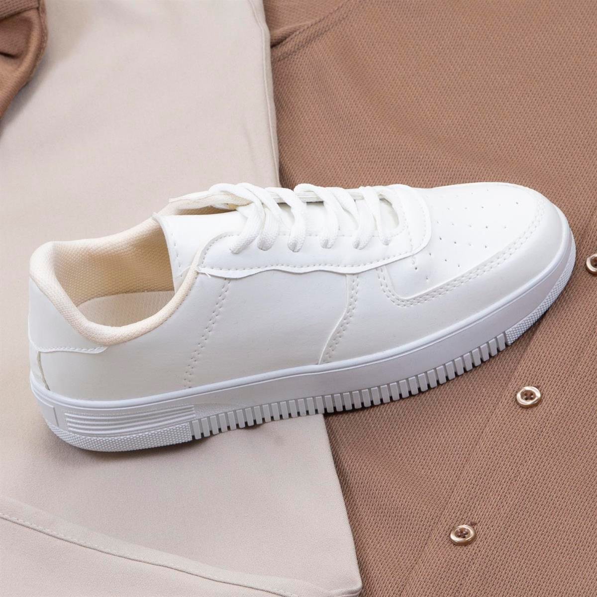 Kahve Spor Gömlek Pantolon Ayakkabı Kombin