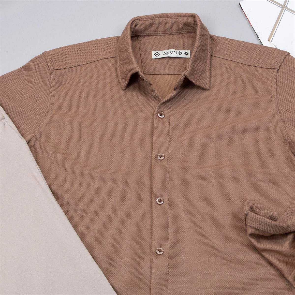 Kahve Spor Gömlek Pantolon Ayakkabı Kombin