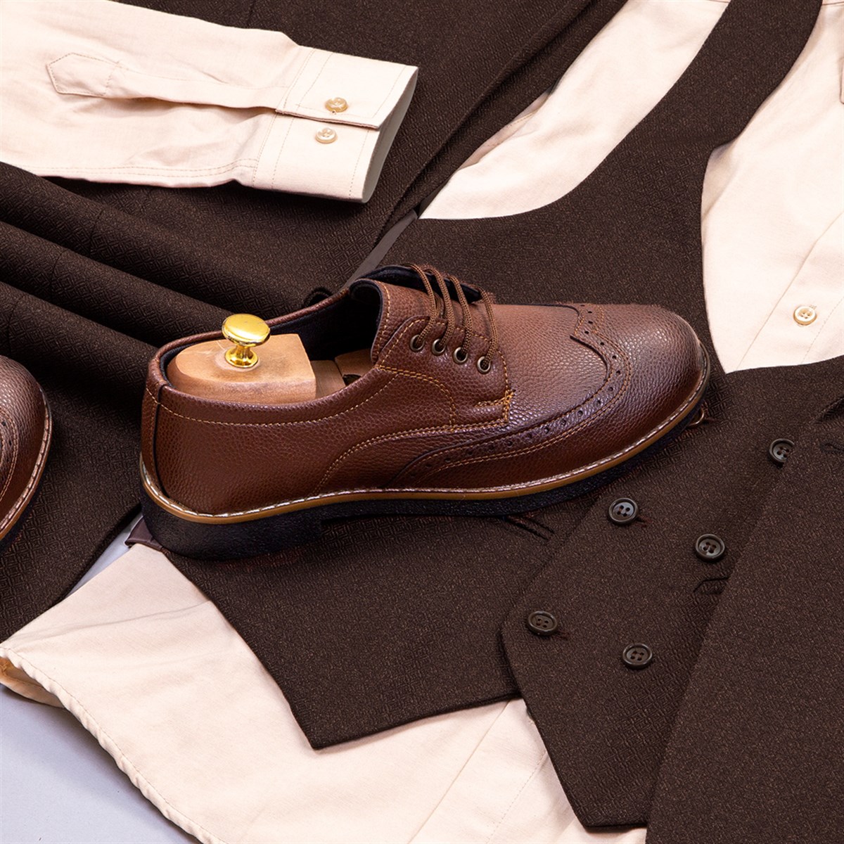 Kahve Takım Elbise Kombini