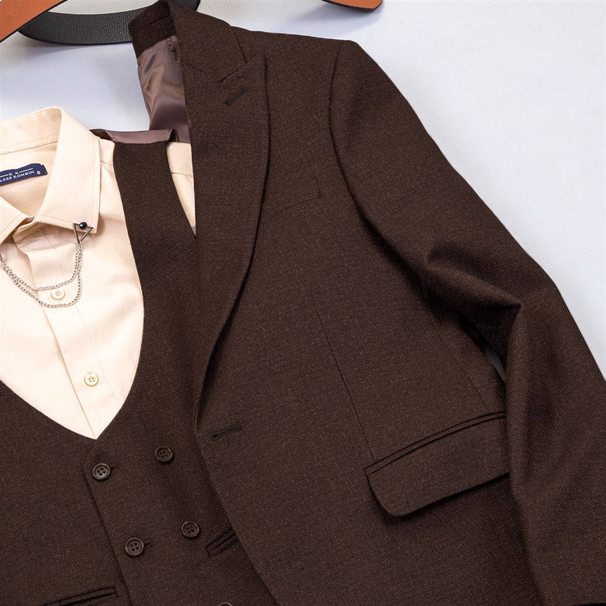 Kahve Takım Elbise Kombini