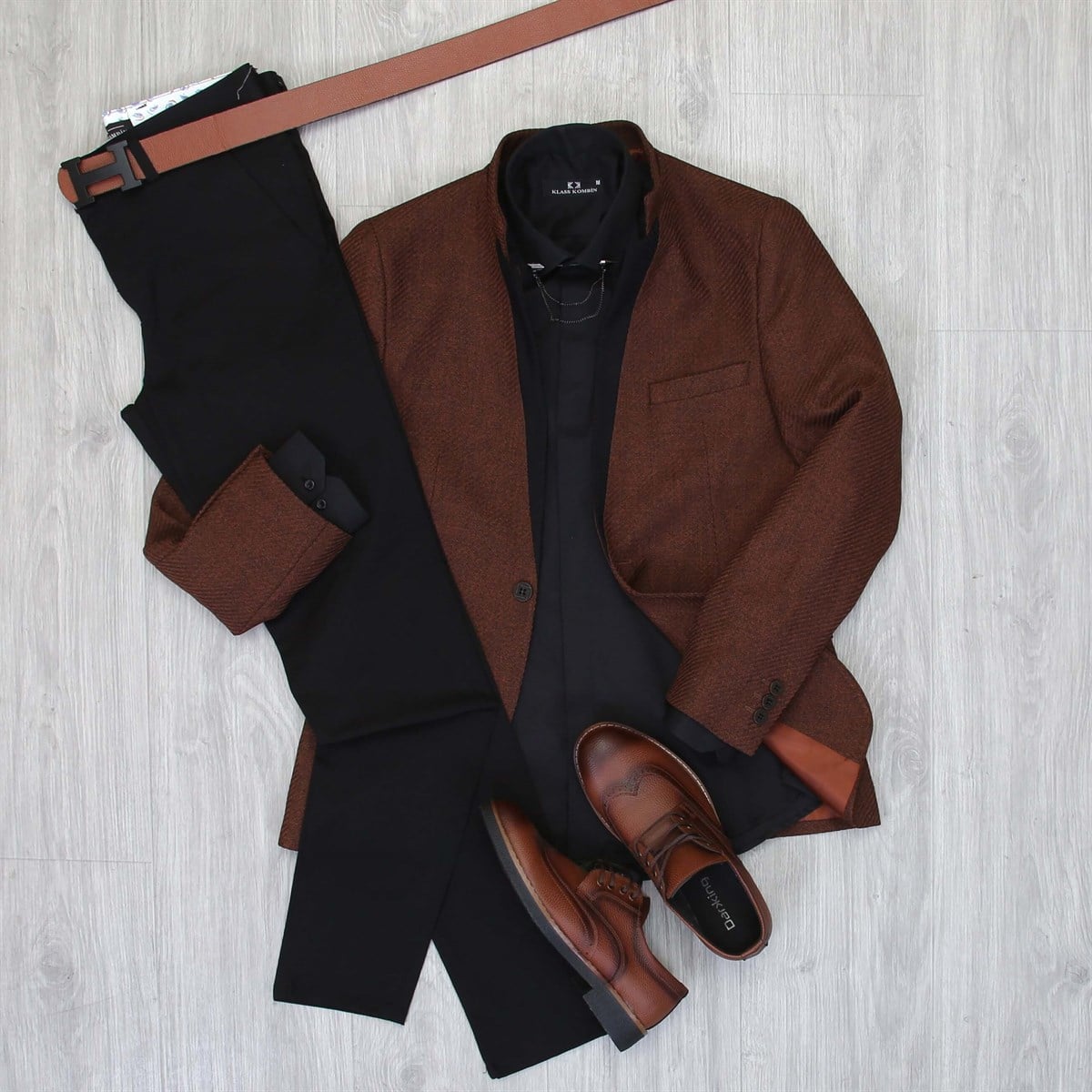 Kahverengi Blazer Ceket Siyah Pantolon Gömlek Ayakkabı Kombini