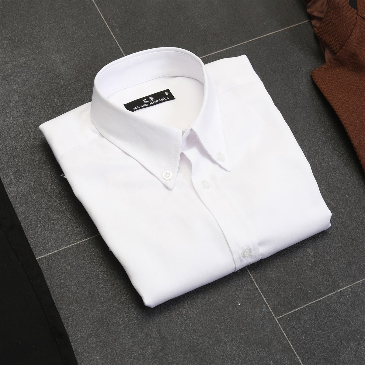 Kahverengi Ceket Gömlek Pantolon Kahverengi Ayakkabı Kombini