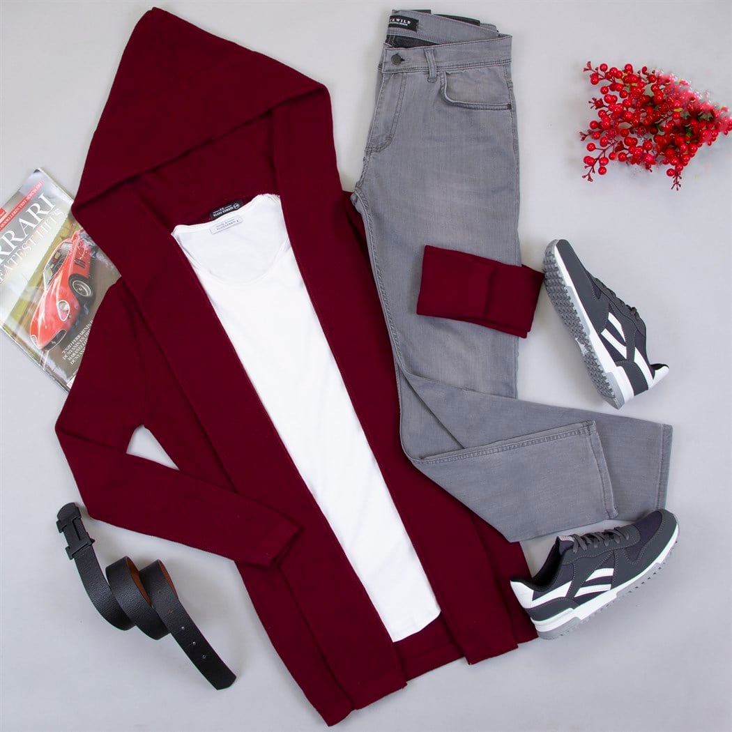 Kapşonlu Bordo Hırka Tişört Pantolon Ayakkabı Kombin