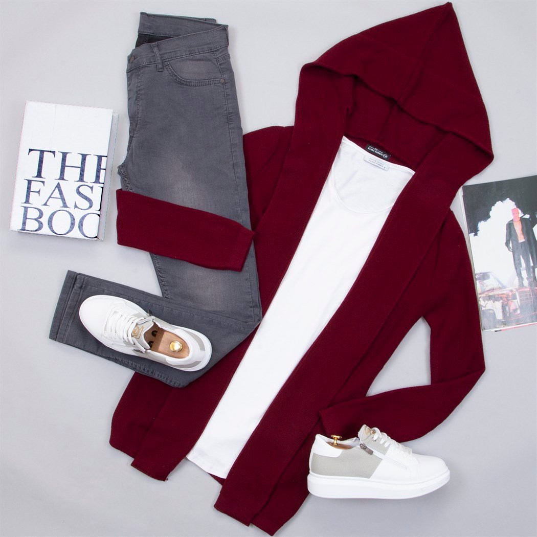 Kapşonlu Bordo Hırka Tişört Pantolon Ayakkabı Kombin