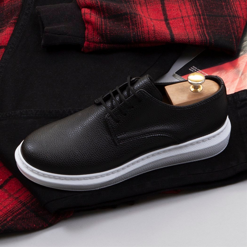 Kapşonlu Ekose Oduncu Gömlek Tişört Pantolon Ayakkabı Kombin