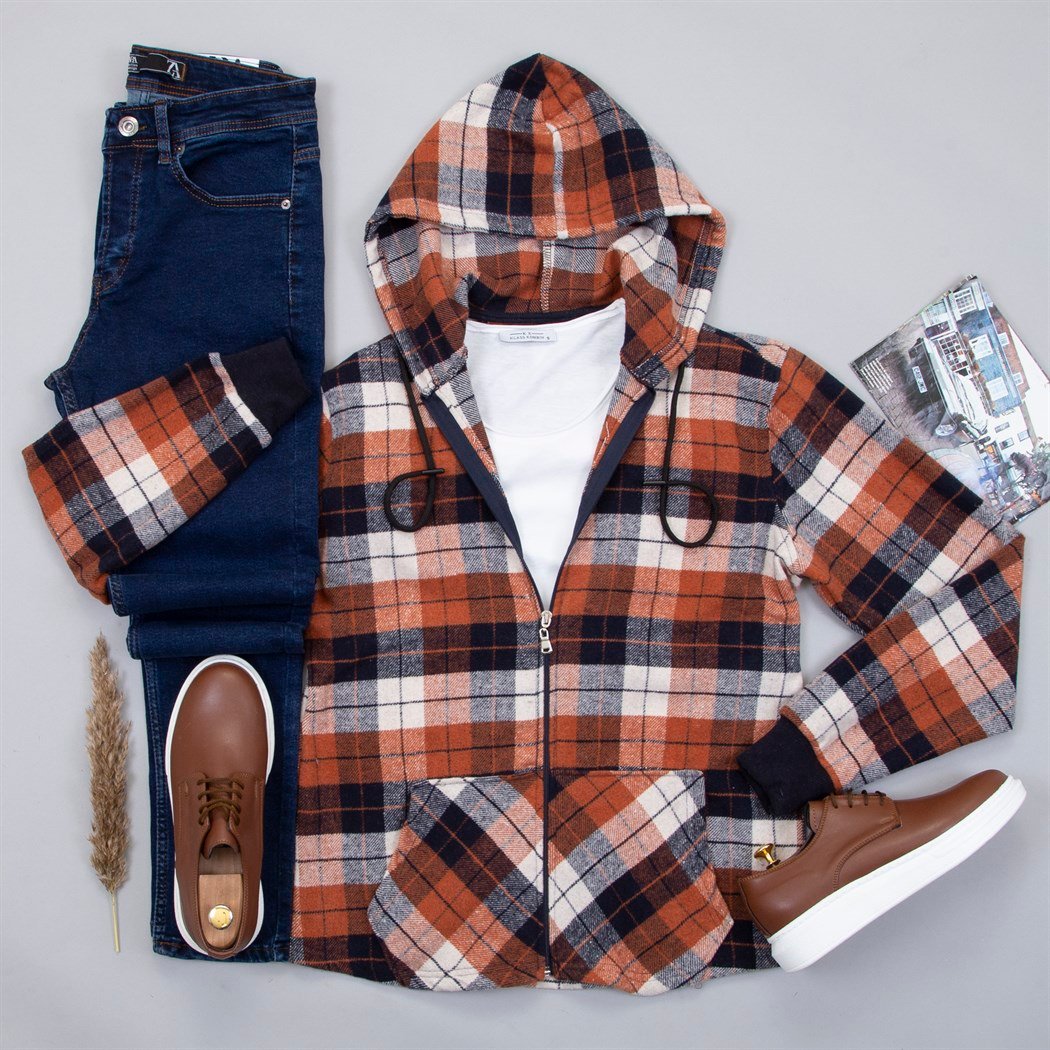 Kapşonlu Ekose Oduncu Gömlek Tişört Pantolon Ayakkabı Kombin