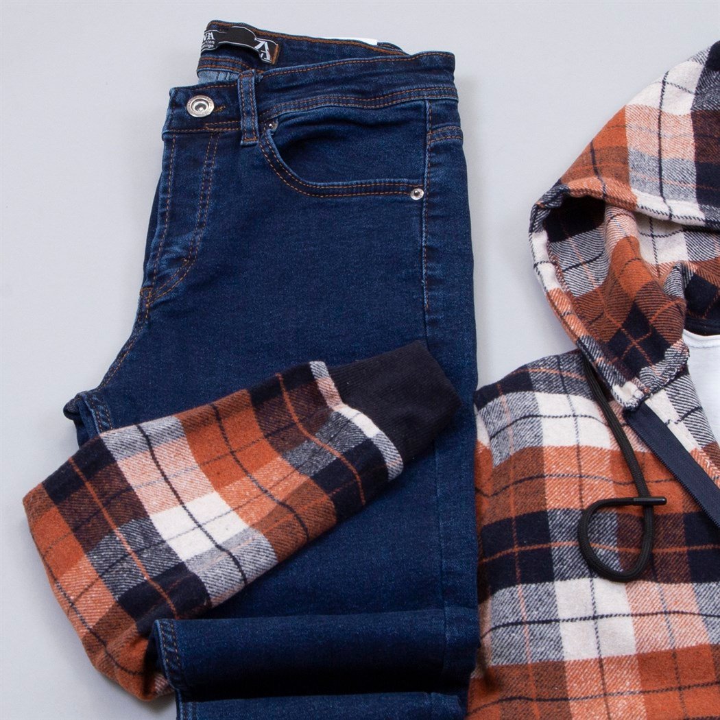 Kapşonlu Ekose Oduncu Gömlek Tişört Pantolon Ayakkabı Kombin