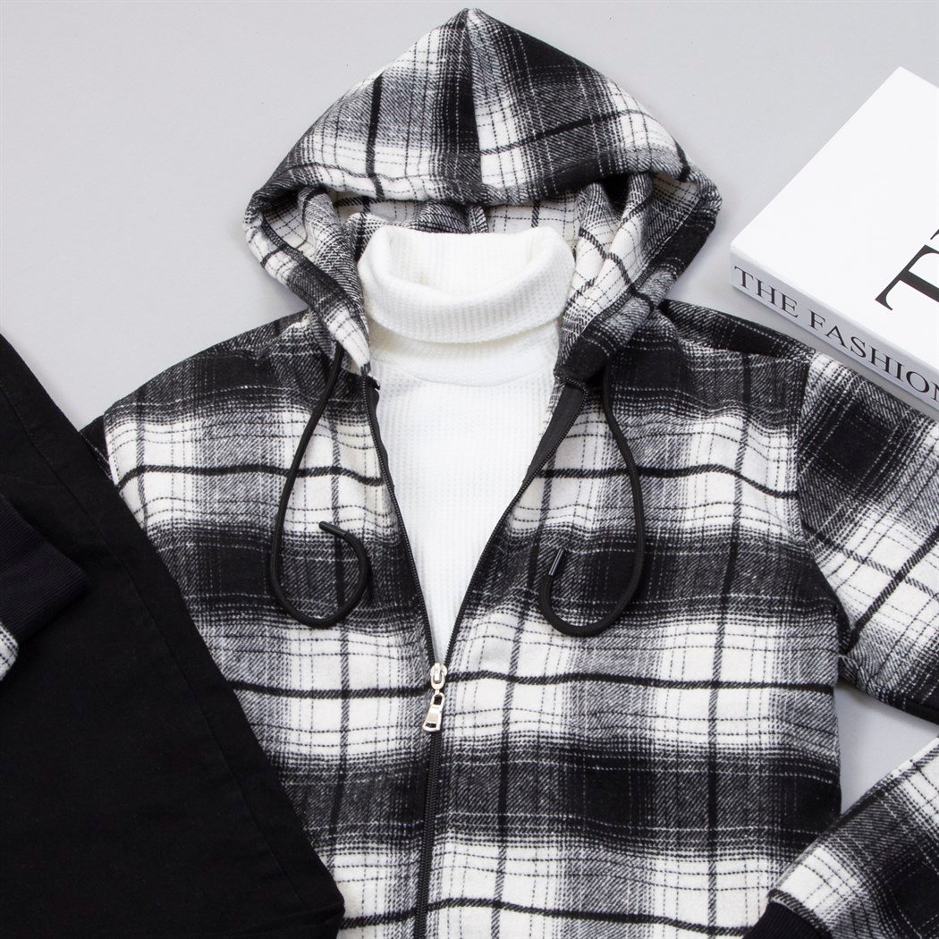 Kapşonlu Ekose Oduncu Gömlek Tişört Pantolon Ayakkabı Kombin